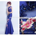 Elegantes Standplatz-Kragen-königliches blaues Abend-Kleid gestickte Blumen-traditionelles chinesisches Art-Party-Kleid